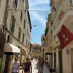 Apartment Emarkoni