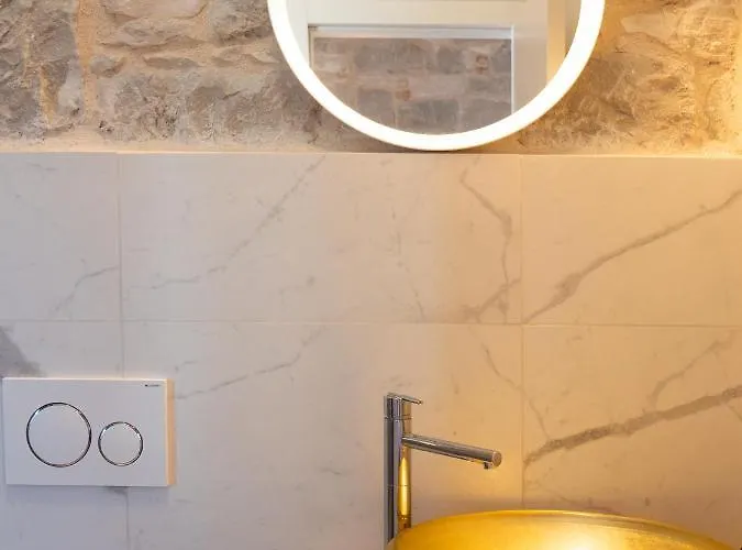 Emarkoni * Спліт