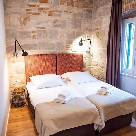 Appartement Emarkoni *