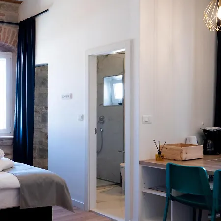 Apartment Emarkoni *