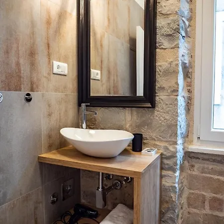 Appartement Emarkoni *