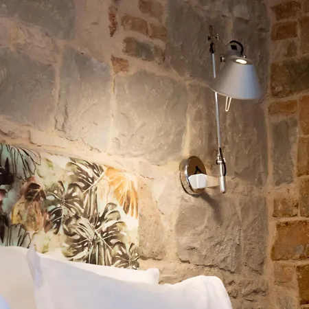 Emarkoni * Спліт