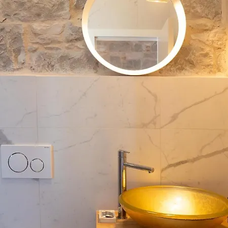 Emarkoni * Спліт