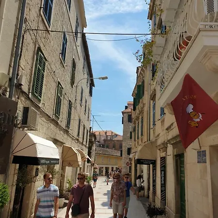 Апартаменти Emarkoni